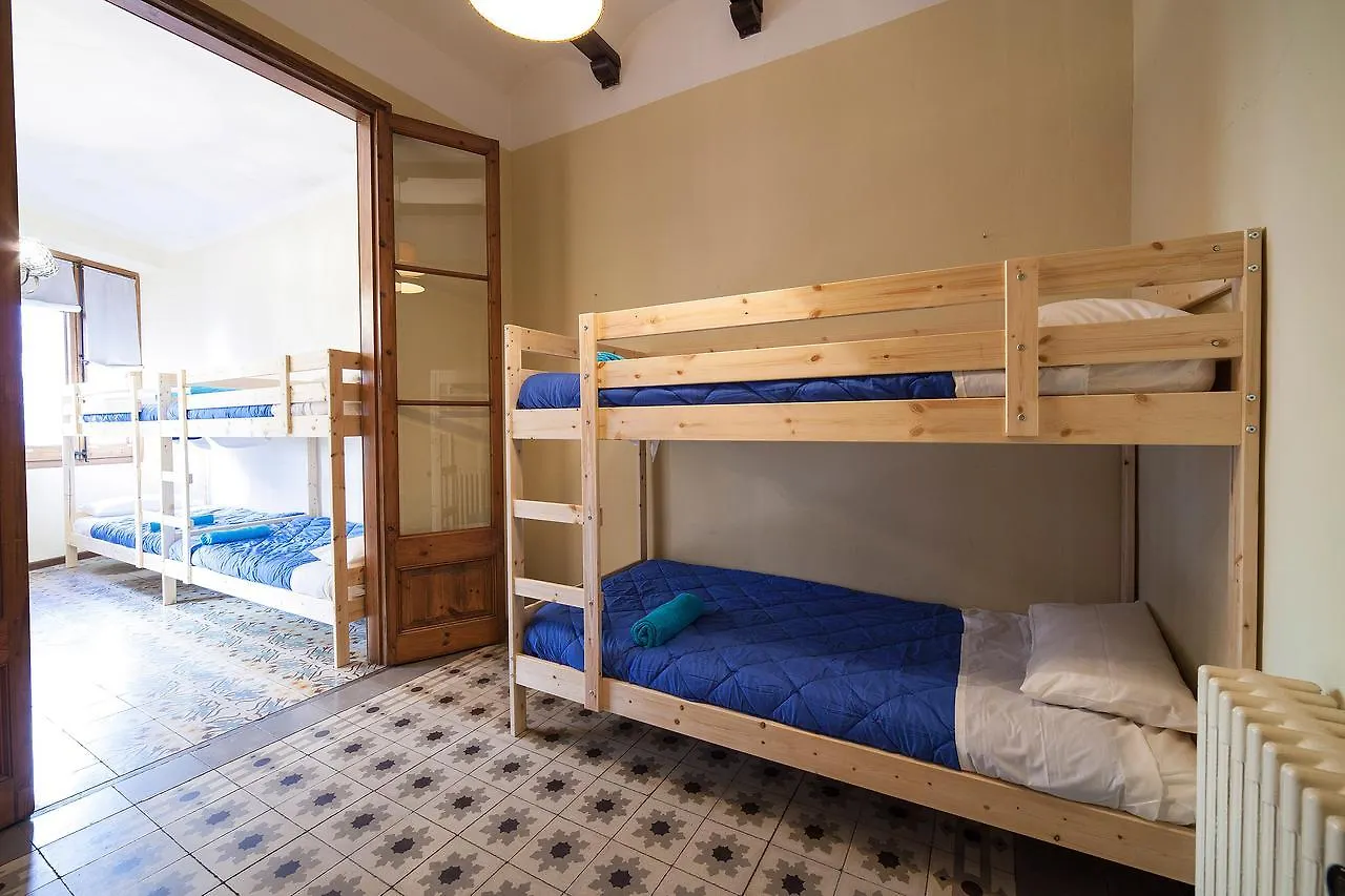 Bed In Girona Bed and Breakfast 2*,  Spanje