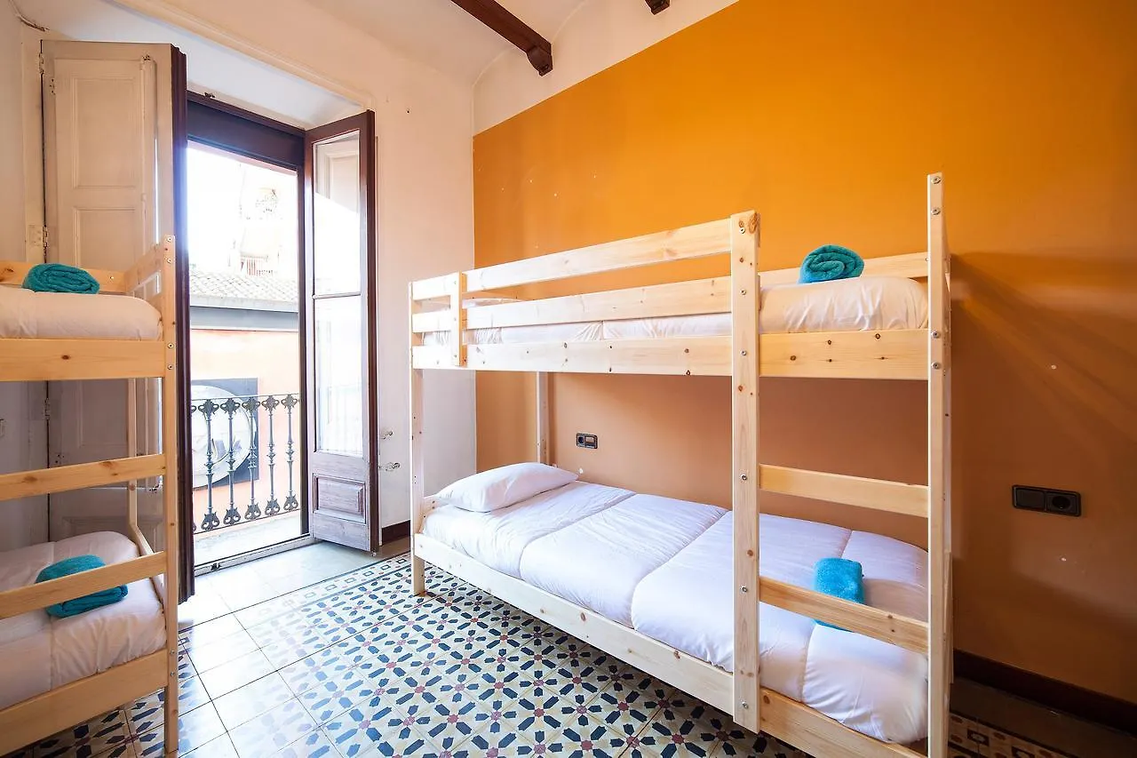 Bed In Girona Bed and Breakfast 2*,