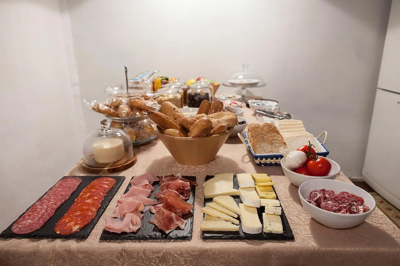 Bed In Girona Bed and Breakfast