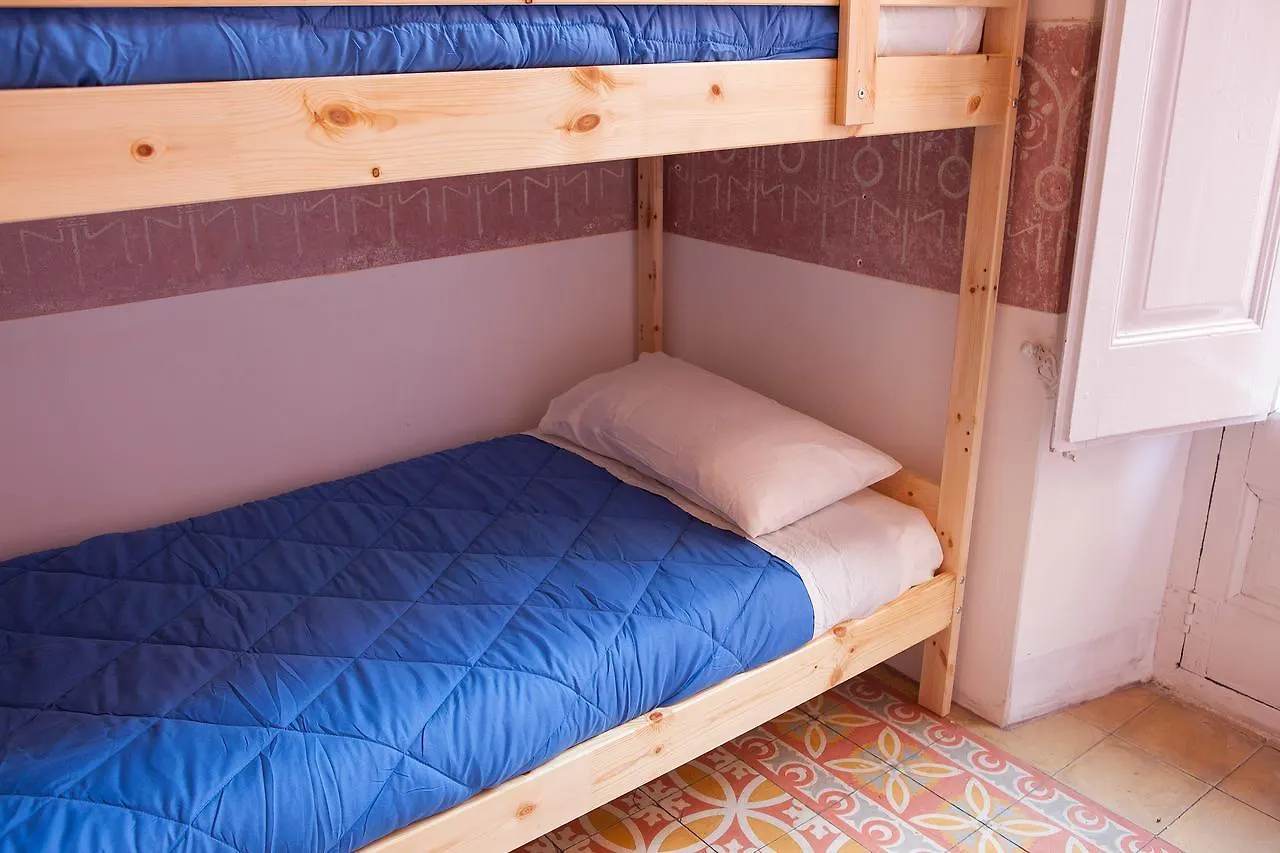 Bed In Girona Bed and Breakfast 2*,
